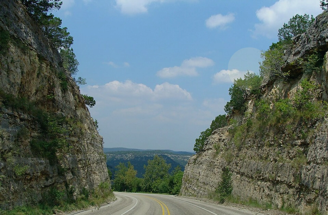 Texas title and closing preparation for Selling Land to a Developer in Texas
